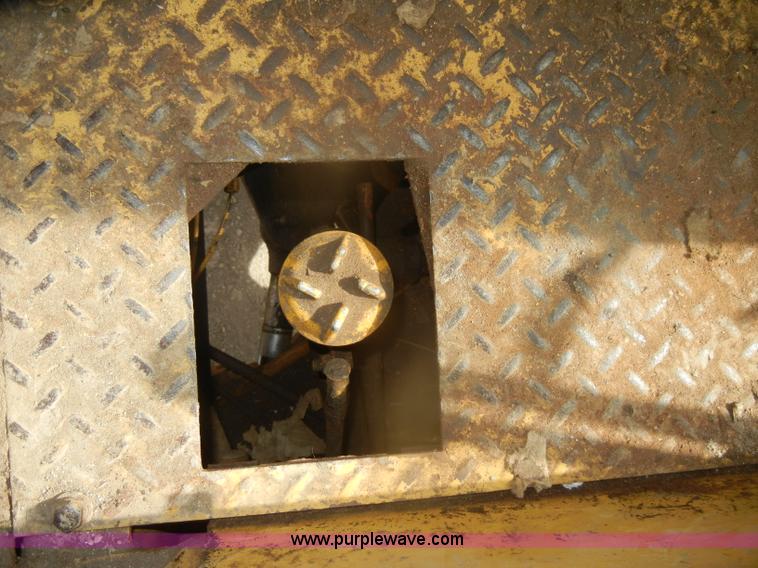 image for item D4929 1972 Caterpillar 966C wheel loader