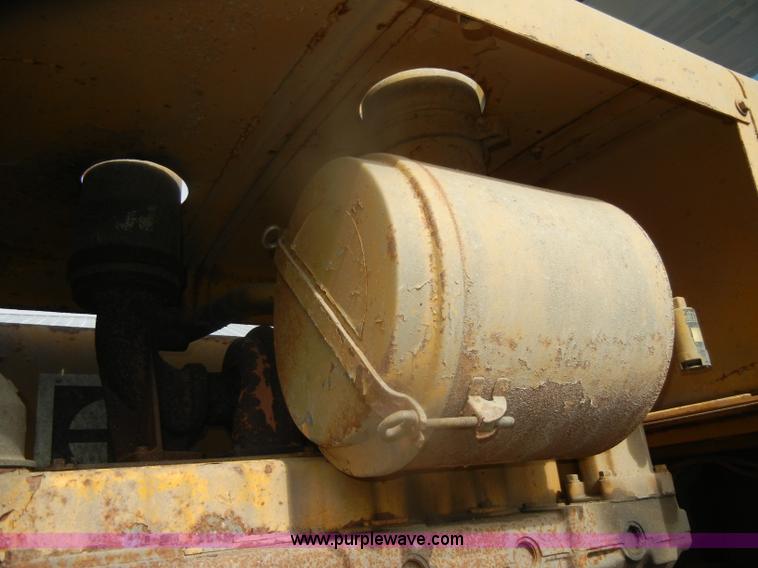 image for item D4929 1972 Caterpillar 966C wheel loader