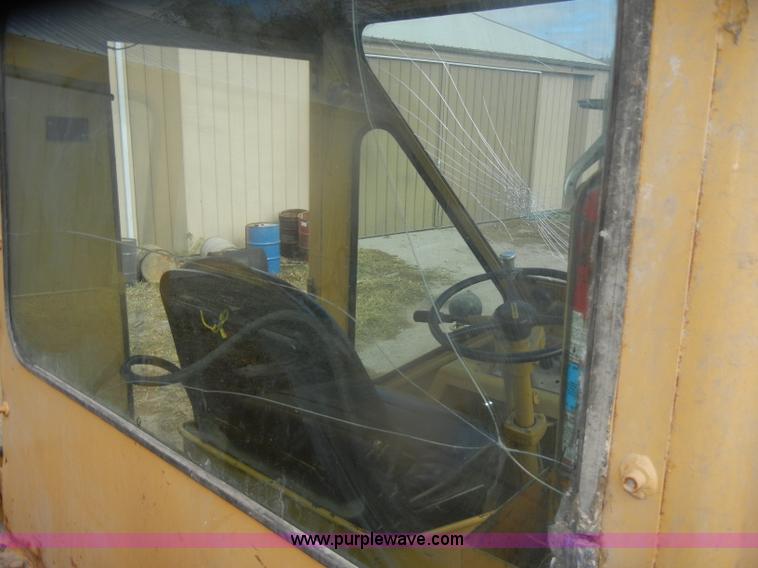 image for item D4929 1972 Caterpillar 966C wheel loader