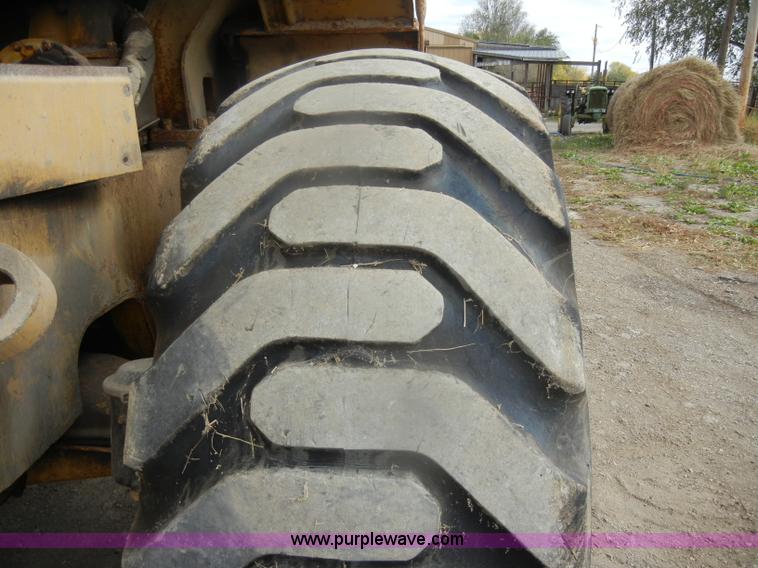 image for item D4929 1972 Caterpillar 966C wheel loader