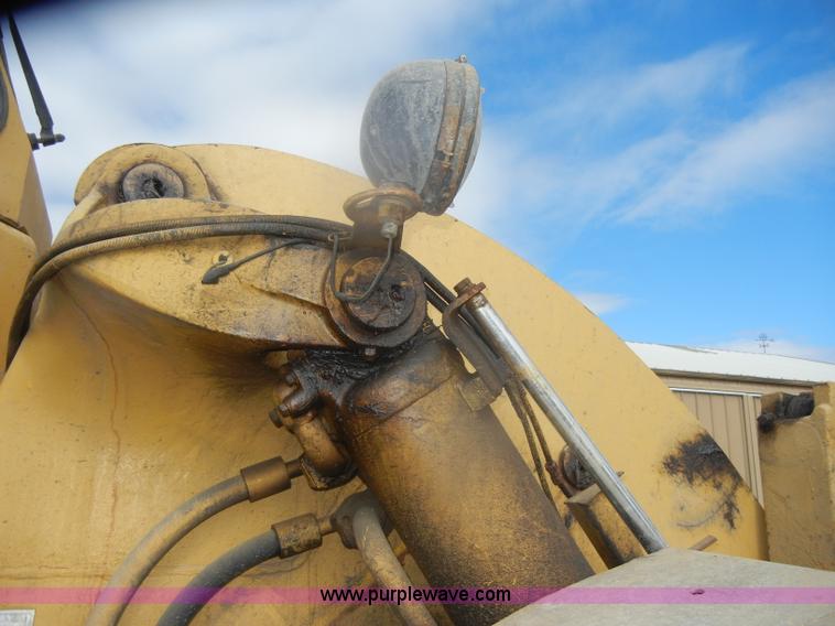 image for item D4929 1972 Caterpillar 966C wheel loader
