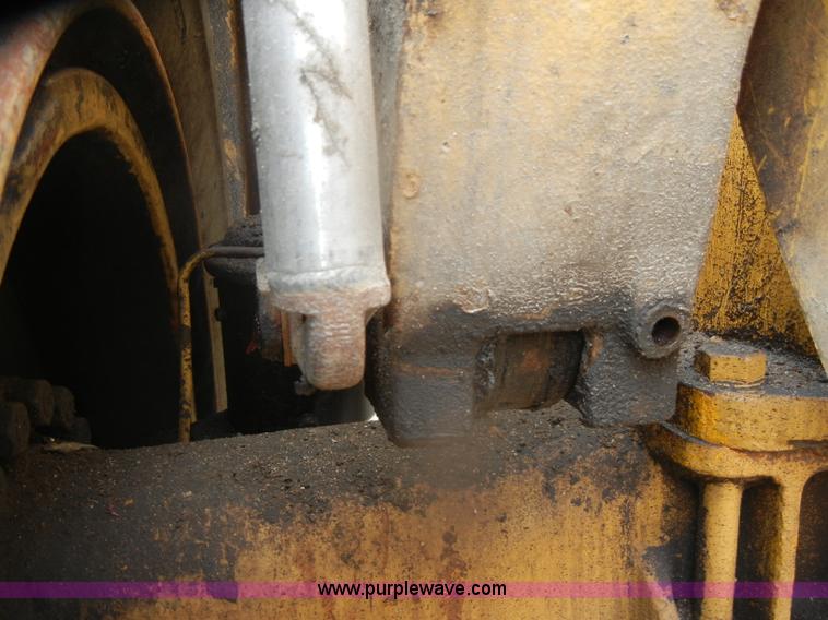 image for item D4929 1972 Caterpillar 966C wheel loader