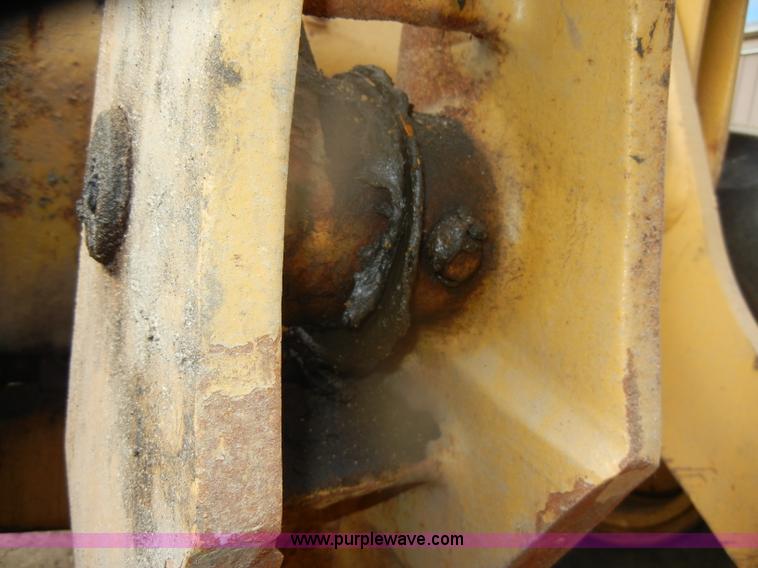 image for item D4929 1972 Caterpillar 966C wheel loader