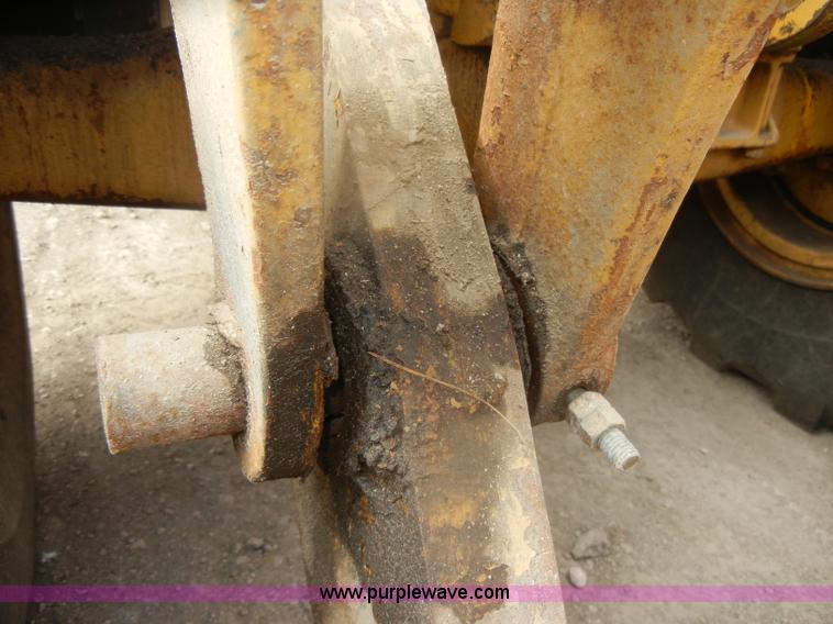 image for item D4929 1972 Caterpillar 966C wheel loader