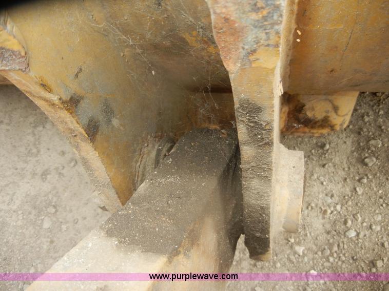 image for item D4929 1972 Caterpillar 966C wheel loader