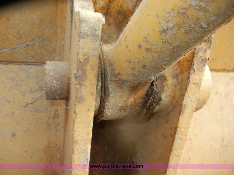 image for item D4929 1972 Caterpillar 966C wheel loader