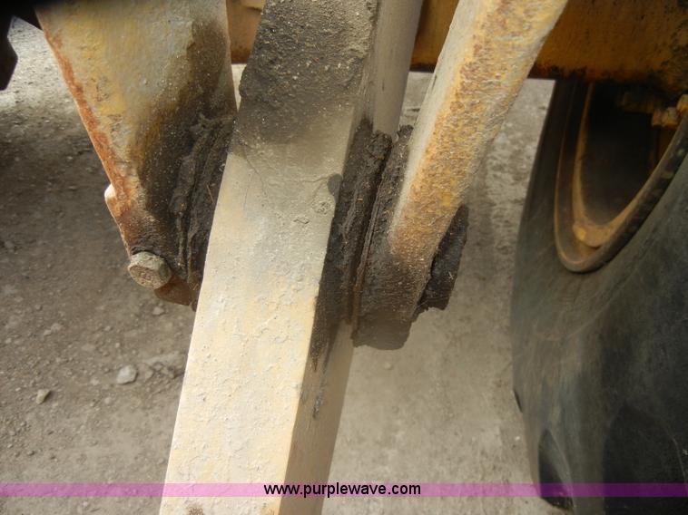 image for item D4929 1972 Caterpillar 966C wheel loader