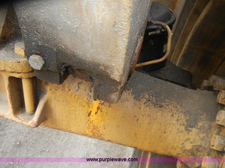 image for item D4929 1972 Caterpillar 966C wheel loader