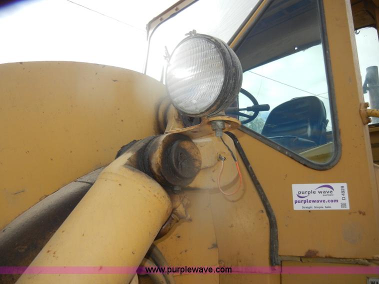 image for item D4929 1972 Caterpillar 966C wheel loader