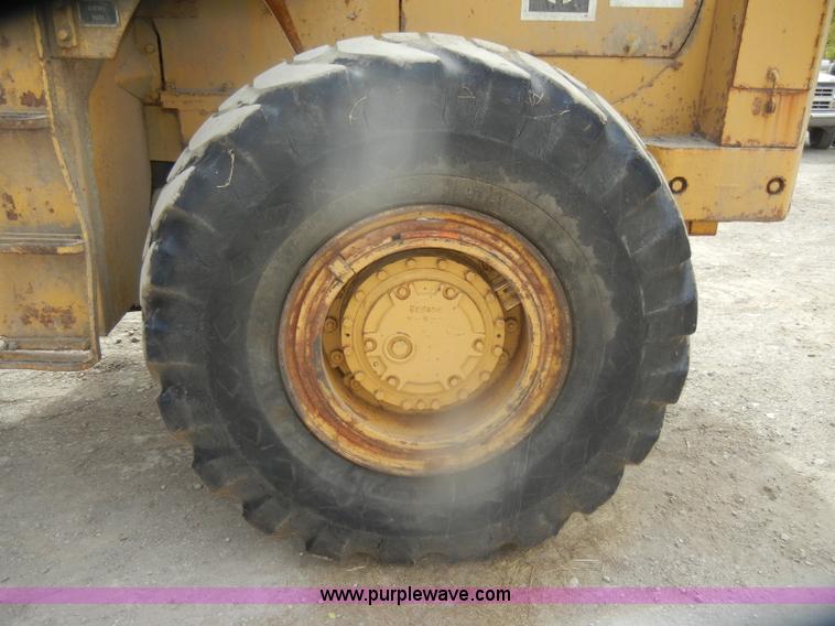 image for item D4929 1972 Caterpillar 966C wheel loader