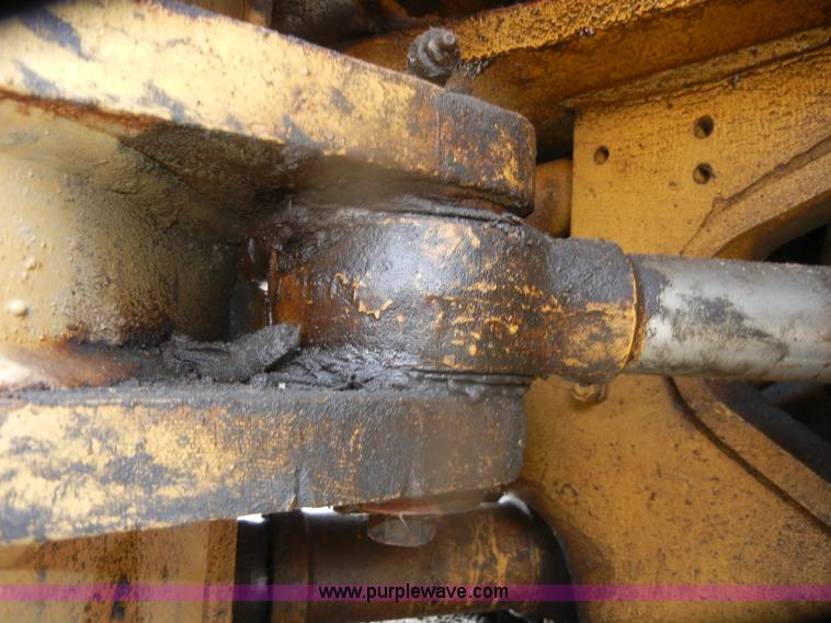 image for item D4929 1972 Caterpillar 966C wheel loader