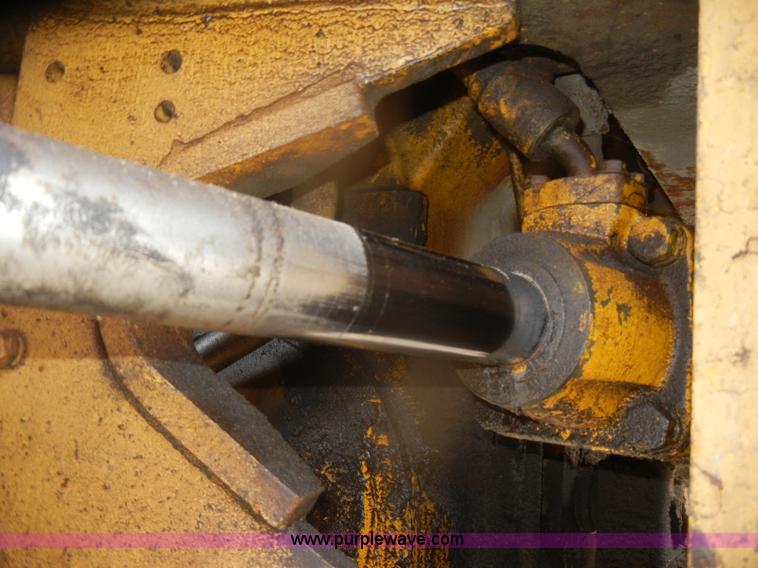 image for item D4929 1972 Caterpillar 966C wheel loader