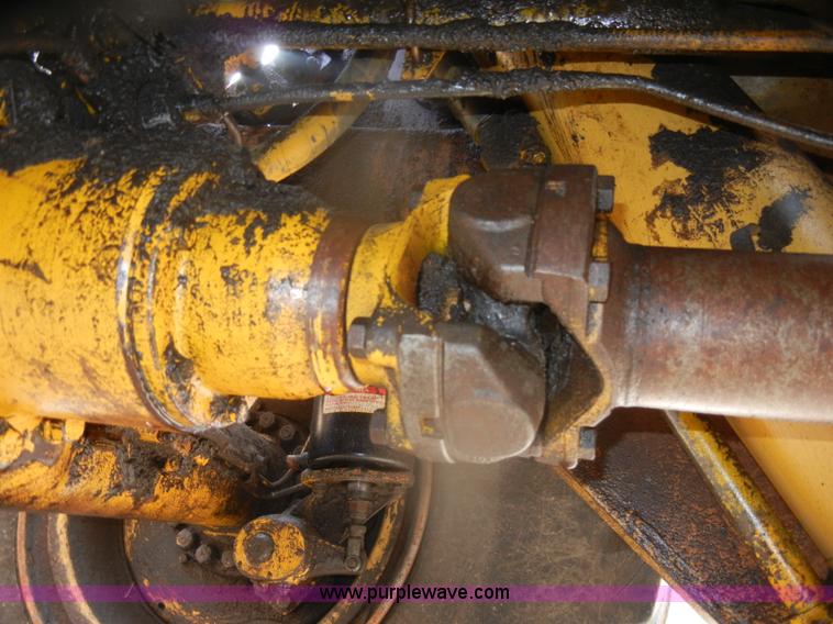 image for item D4929 1972 Caterpillar 966C wheel loader