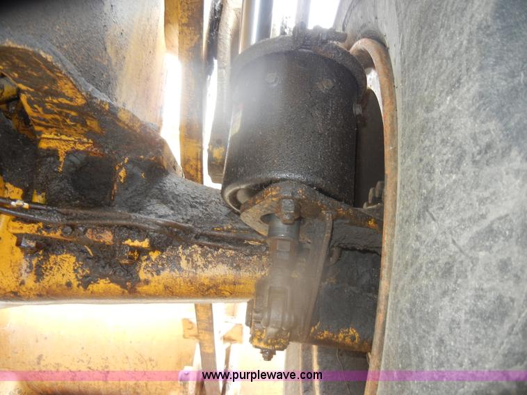 image for item D4929 1972 Caterpillar 966C wheel loader