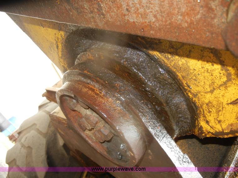 image for item D4929 1972 Caterpillar 966C wheel loader