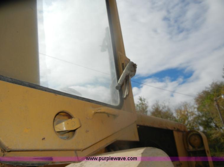 image for item D4929 1972 Caterpillar 966C wheel loader