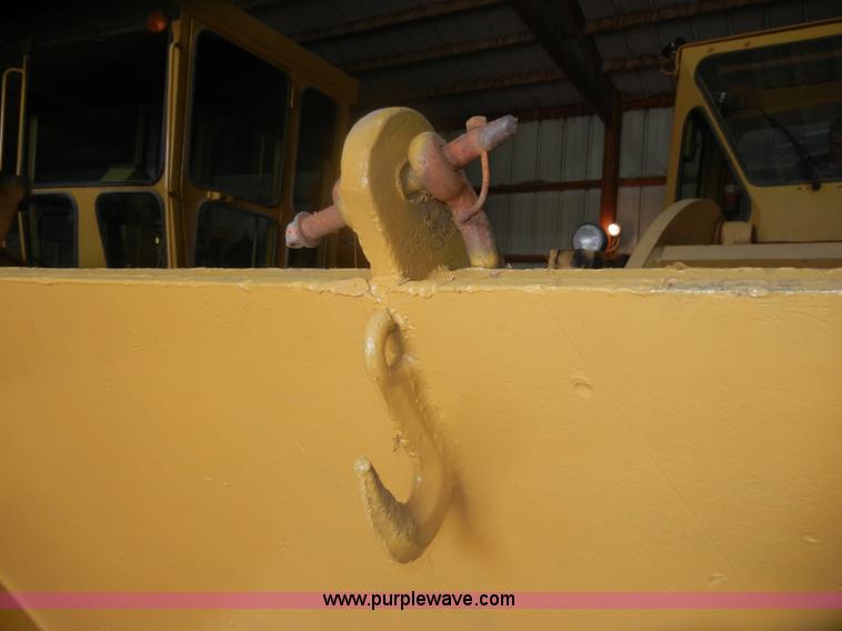 image for item D4929 1972 Caterpillar 966C wheel loader