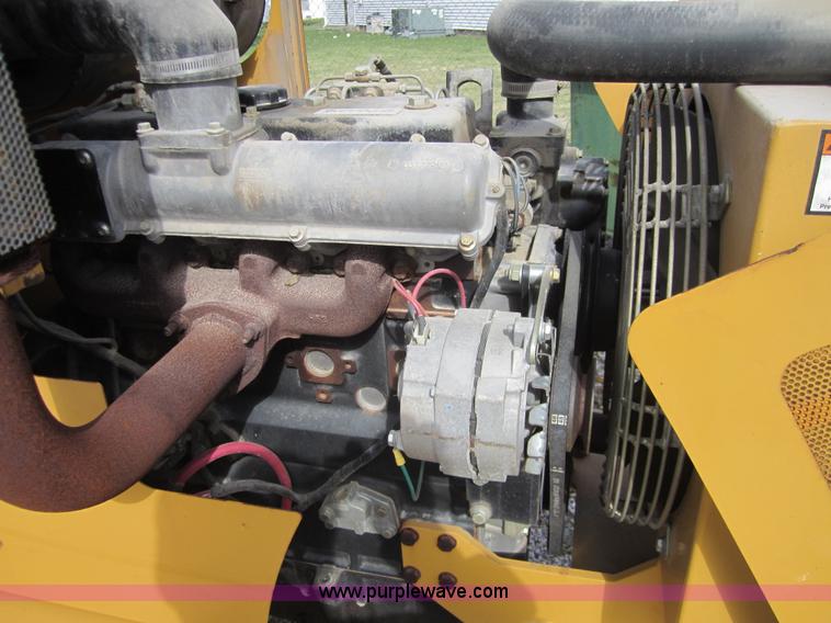 image for item D5710 2001 Vermeer BC1230A tree chipper