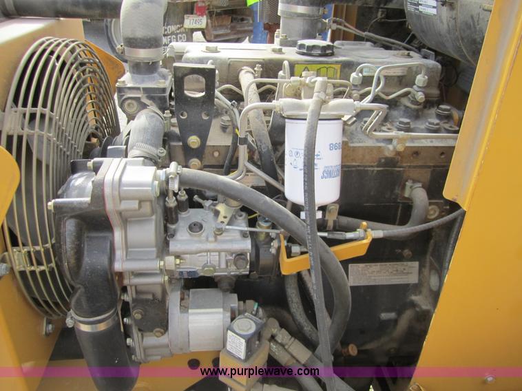 image for item D5710 2001 Vermeer BC1230A tree chipper