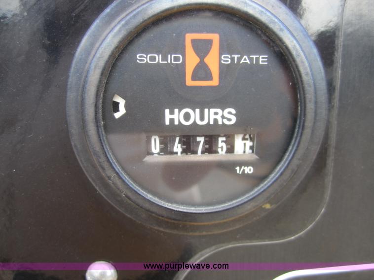 image for item D5710 2001 Vermeer BC1230A tree chipper