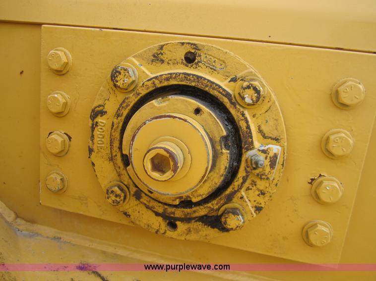 image for item D5710 2001 Vermeer BC1230A tree chipper