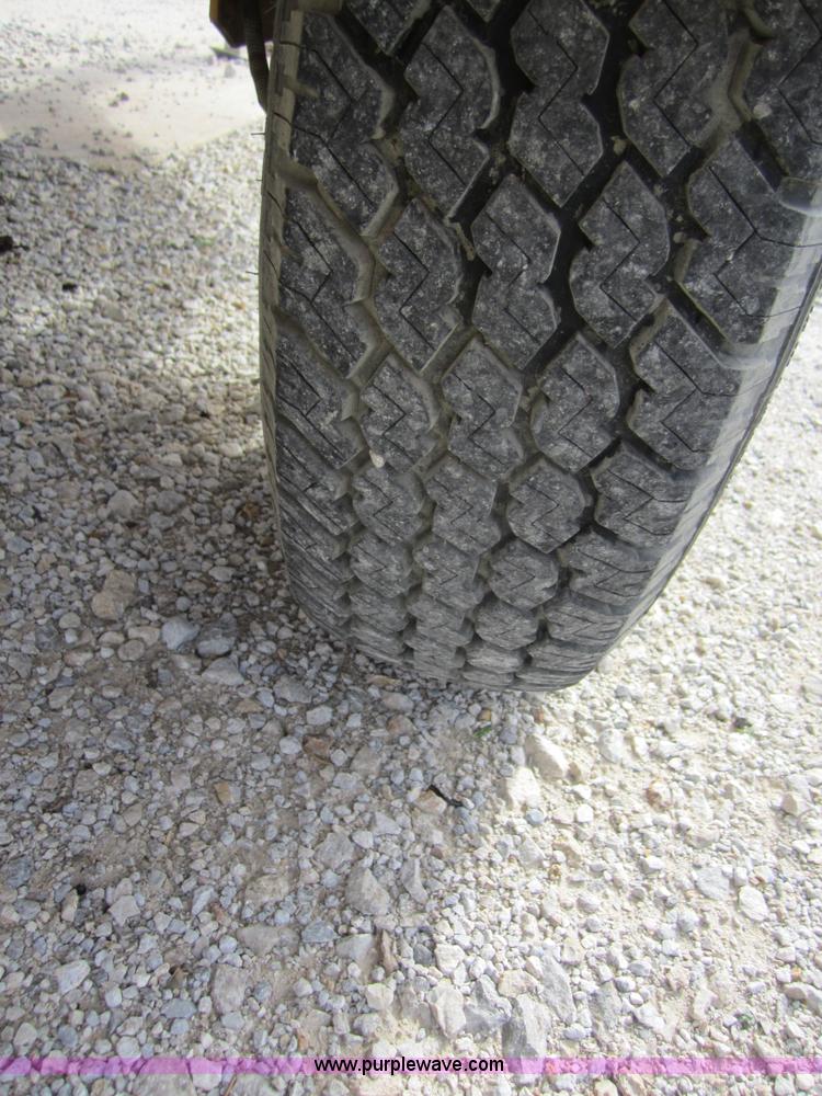 image for item D5710 2001 Vermeer BC1230A tree chipper