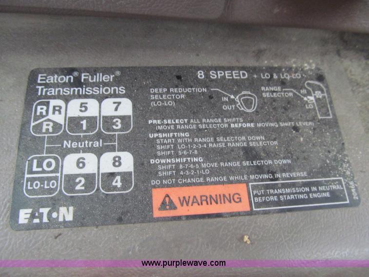 image for item D7001 2001 Mack CH613 semi truck