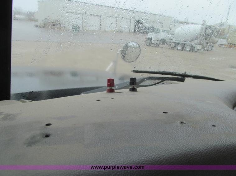 image for item D7001 2001 Mack CH613 semi truck