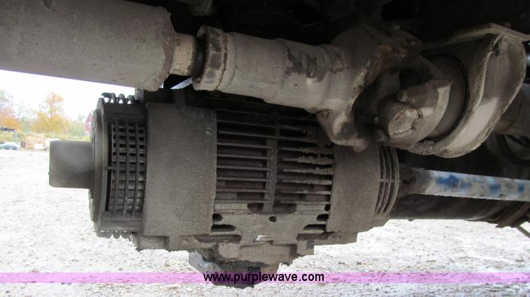 image for item D7001 2001 Mack CH613 semi truck