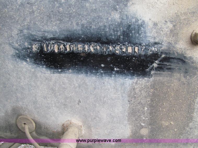 image for item D7001 2001 Mack CH613 semi truck