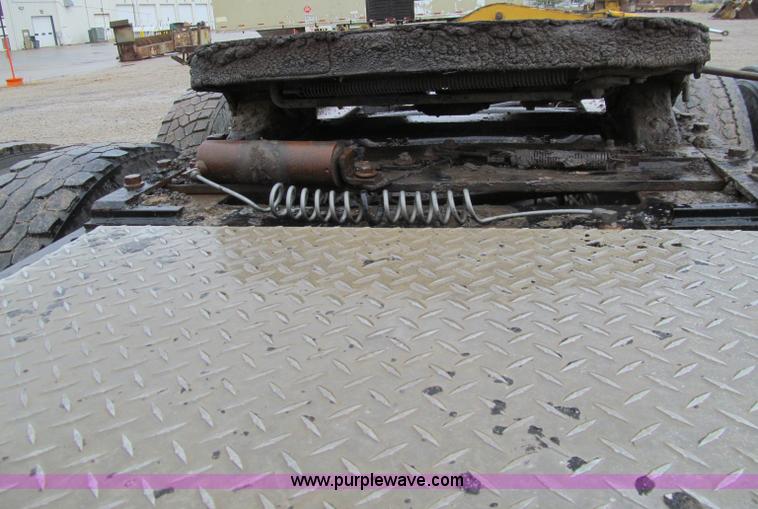 image for item D7002 2001 Mack CH613 semi truck