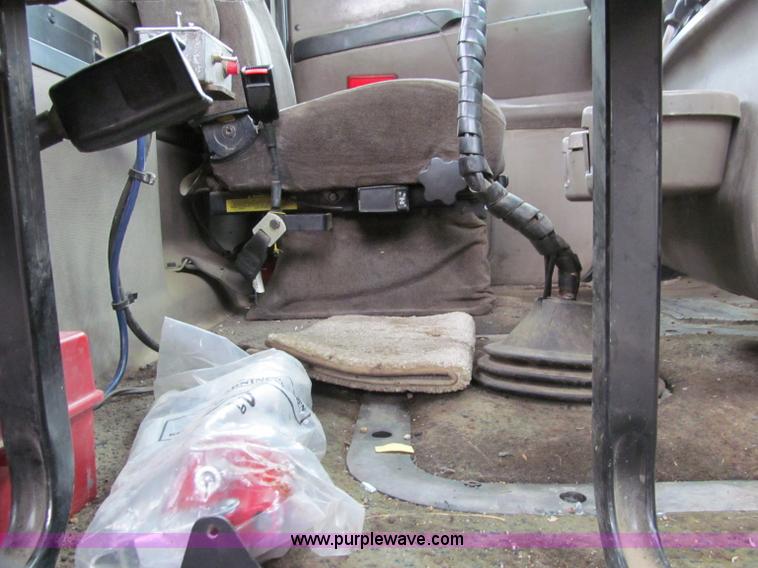 image for item D7002 2001 Mack CH613 semi truck