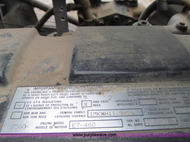 image for item D7002 2001 Mack CH613 semi truck