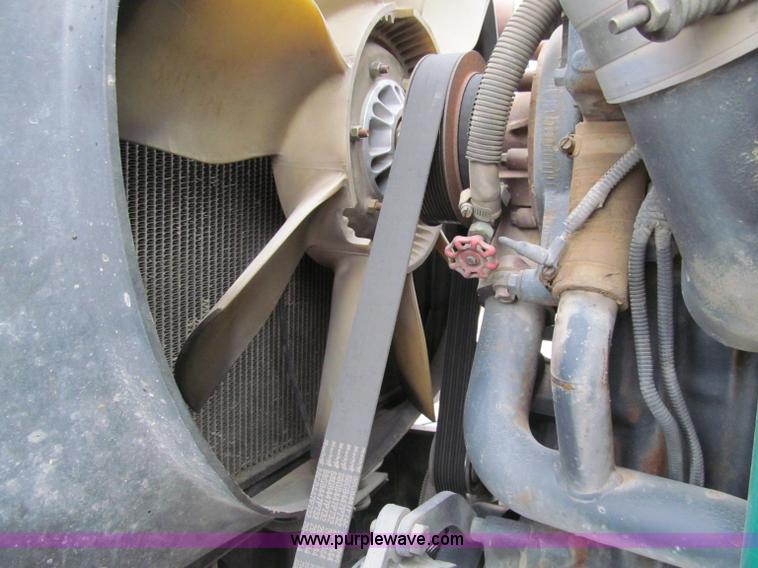 image for item D7002 2001 Mack CH613 semi truck