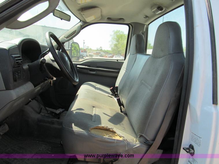 image for item E2037 2006 Ford F450 XL Super Duty service truck