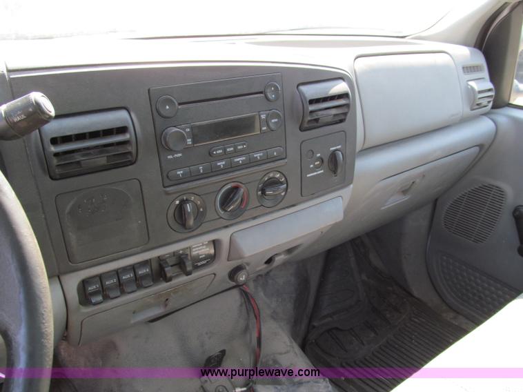 image for item E2037 2006 Ford F450 XL Super Duty service truck