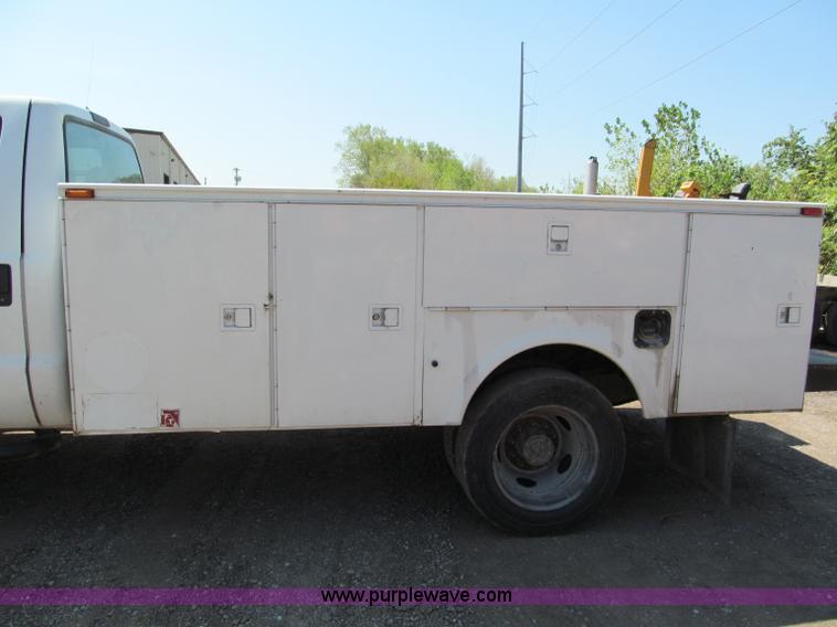 image for item E2037 2006 Ford F450 XL Super Duty service truck