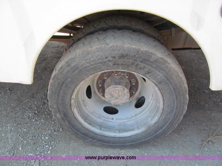 image for item E2037 2006 Ford F450 XL Super Duty service truck
