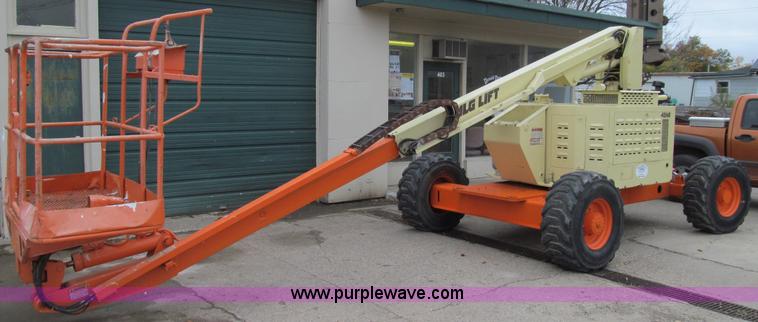 image for item E3540 1995 JLG 40HA articulating boom lift