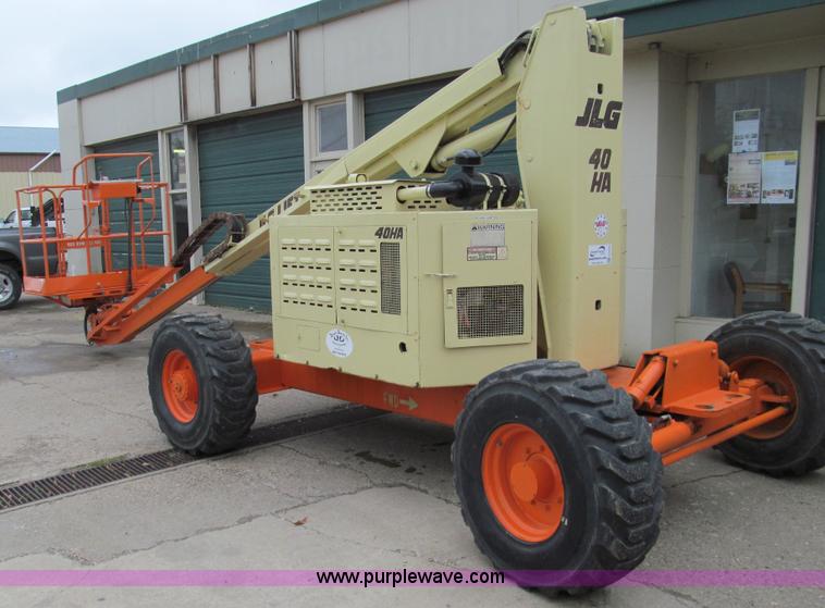 image for item E3540 1995 JLG 40HA articulating boom lift