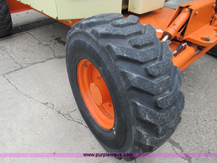 image for item E3540 1995 JLG 40HA articulating boom lift