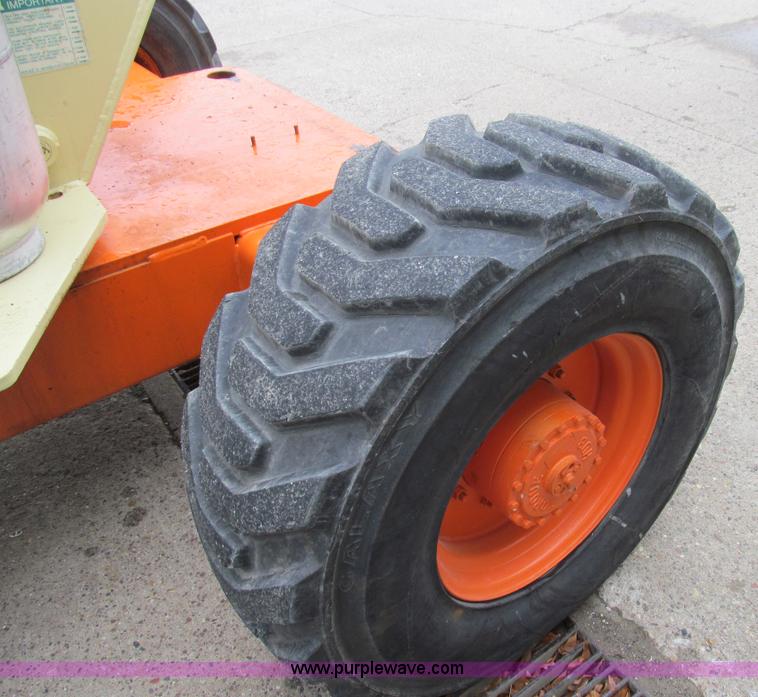 image for item E3540 1995 JLG 40HA articulating boom lift