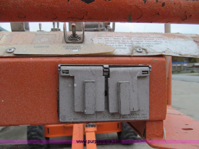 image for item E3540 1995 JLG 40HA articulating boom lift