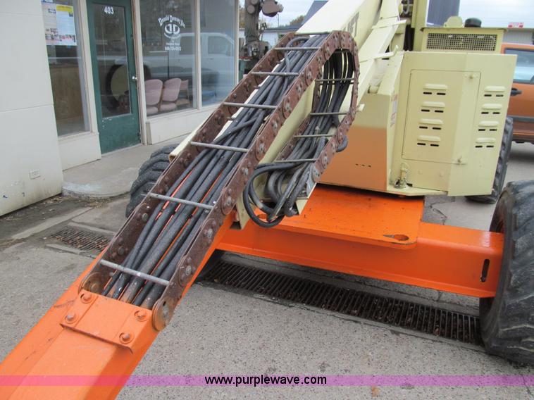 image for item E3540 1995 JLG 40HA articulating boom lift