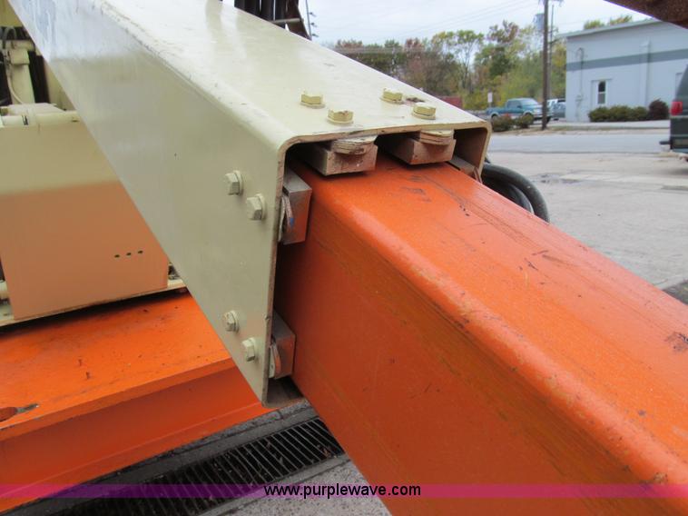 image for item E3540 1995 JLG 40HA articulating boom lift