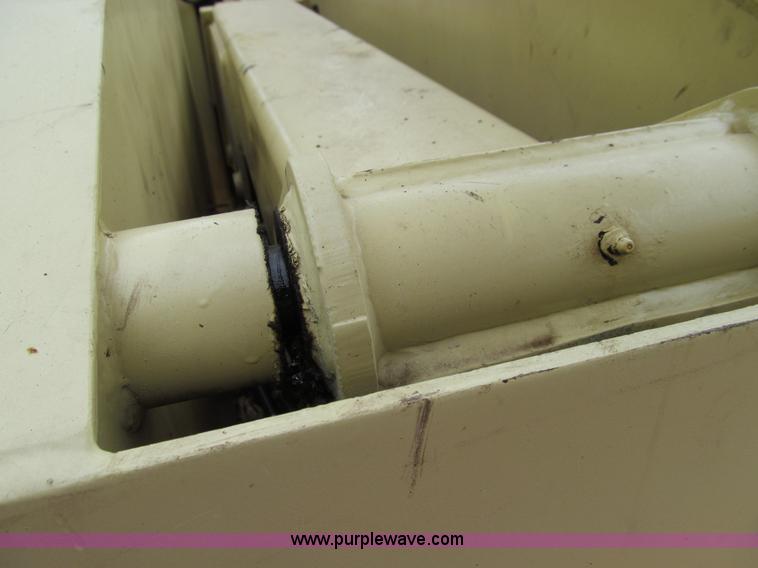 image for item E3540 1995 JLG 40HA articulating boom lift