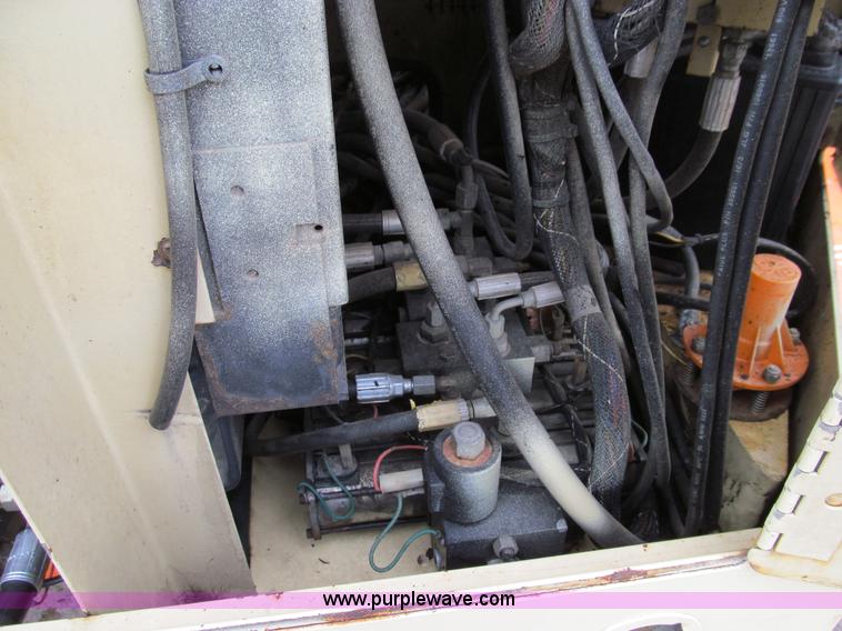 image for item E3540 1995 JLG 40HA articulating boom lift