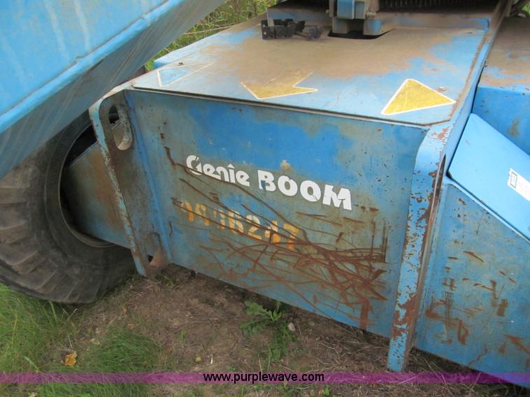 image for item E5599 1994 Genie S60 boom lift