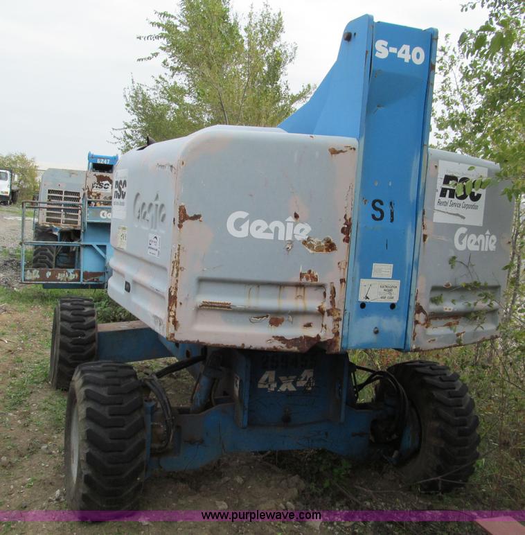 image for item E5600 1998 Genie S40 boom lift