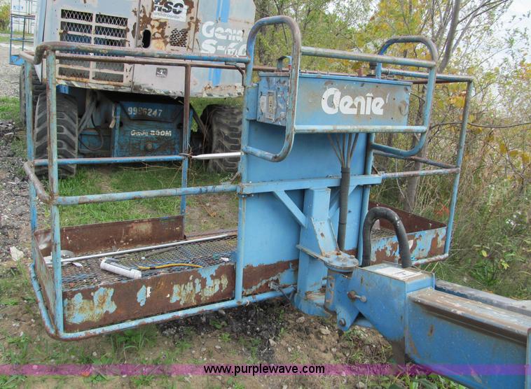 image for item E5600 1998 Genie S40 boom lift